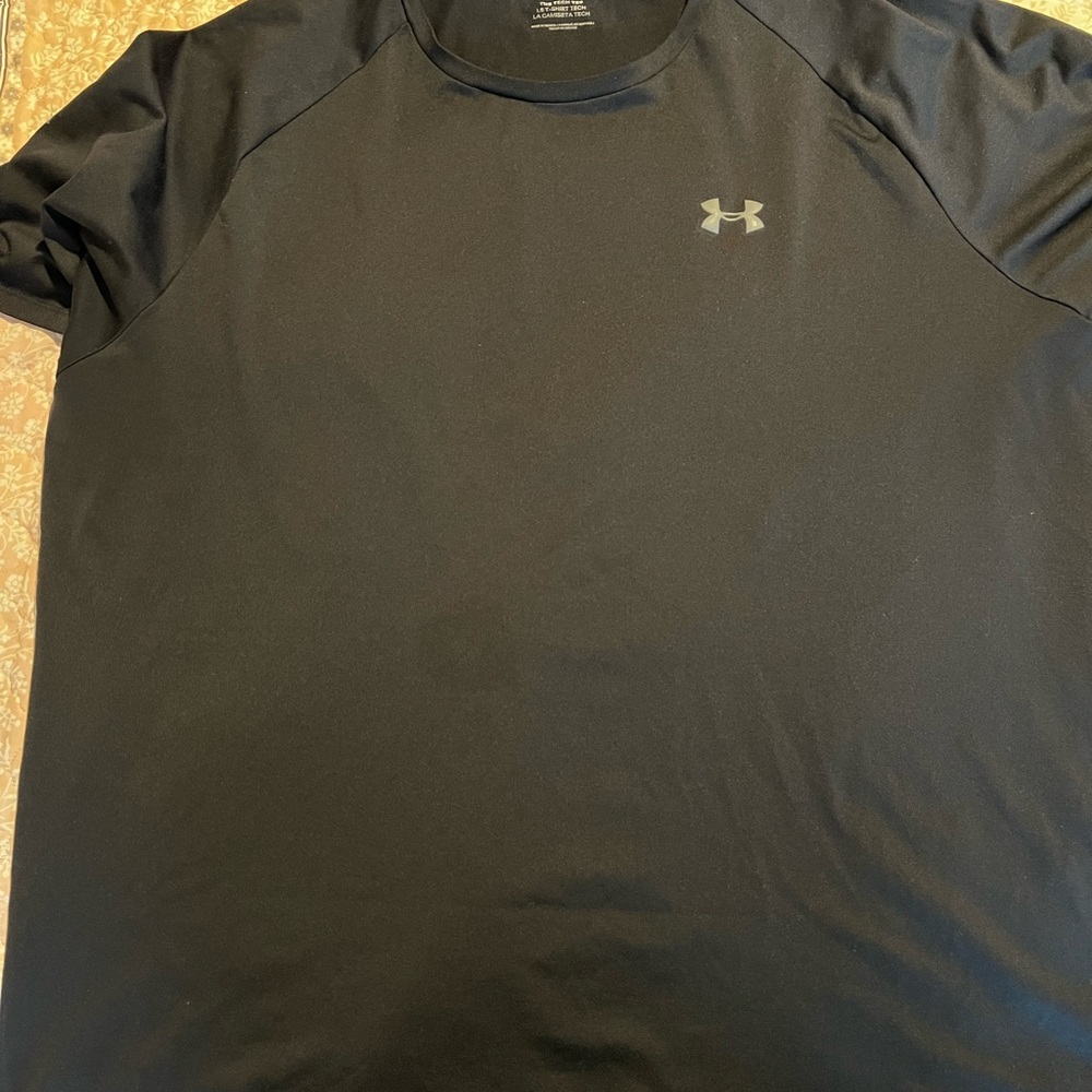 Under Armour Men's Black Shirt